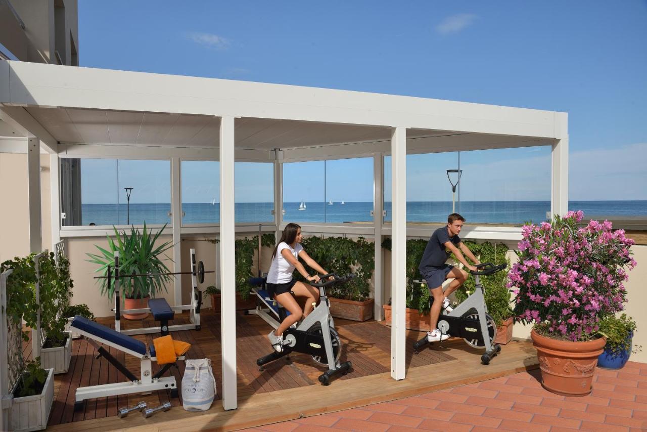 Unahotels Imperial Sport Hotel Песаро Екстериор снимка