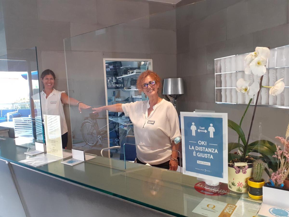 Unahotels Imperial Sport Hotel Песаро Екстериор снимка