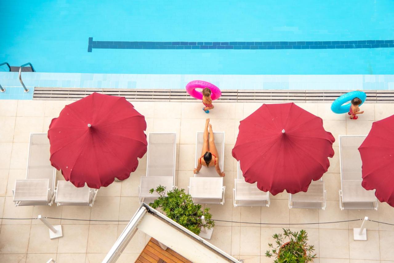 Unahotels Imperial Sport Hotel Песаро Екстериор снимка