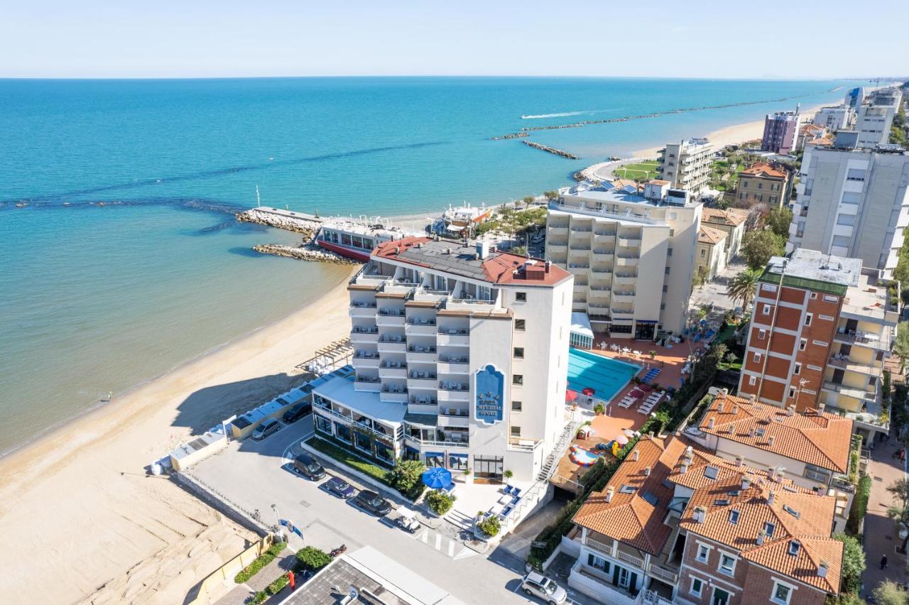 Unahotels Imperial Sport Hotel Песаро Екстериор снимка