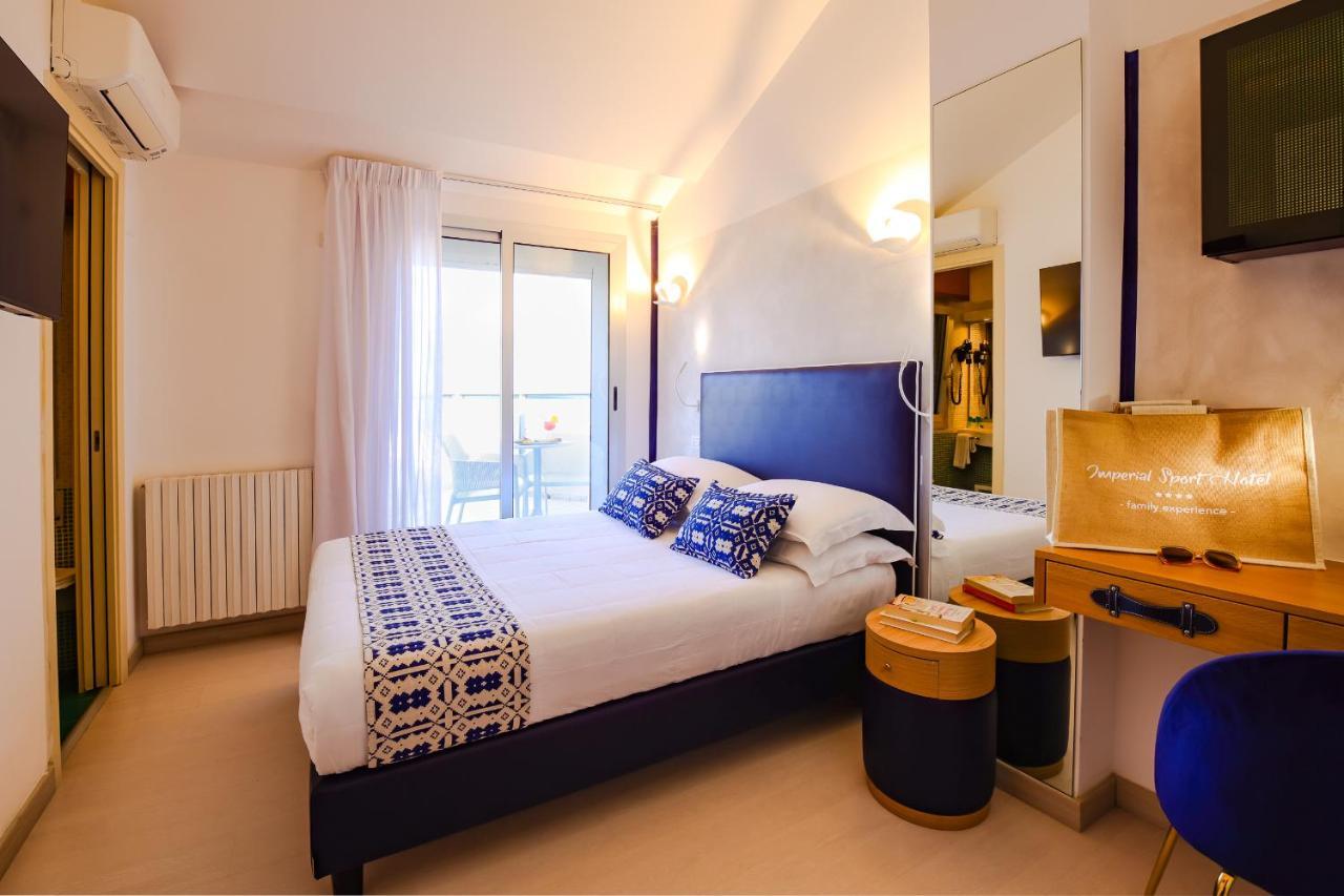 Unahotels Imperial Sport Hotel Песаро Екстериор снимка